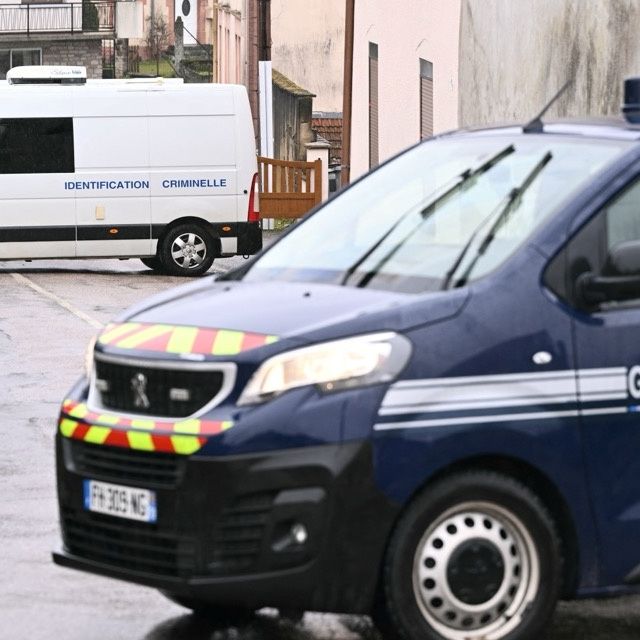 Γαλλία: Διασώθηκε γυμνό 9χρονο αγόρι που πέρασε έναν χρόνο κλειδωμένο σε ένα βαν