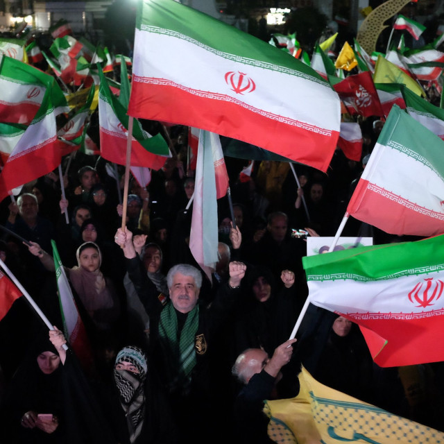 Ιράν: «Τα Στενά του Ορμούζ δεν θα ανοίξουν», λέει Ιρανός αξιωματούχος