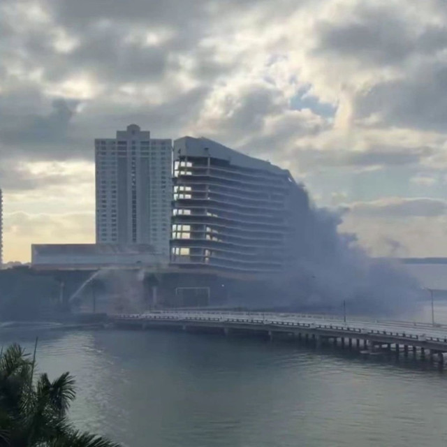 Μαϊάμι: Κατεδάφισαν ξενοδοχείο 23 ορόφων μέσα 20 δευτερόλεπτα - Εντυπωσιακό βίντεο