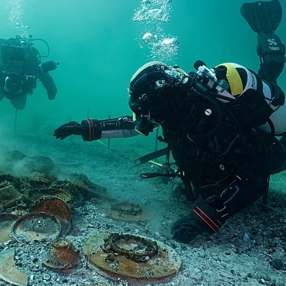 Ελβετία: Εντυπωσιακή ανακάλυψη - Πάνω από 1.000 ρωμαϊκά αντικείμενα εντοπίστηκαν σε λίμνη