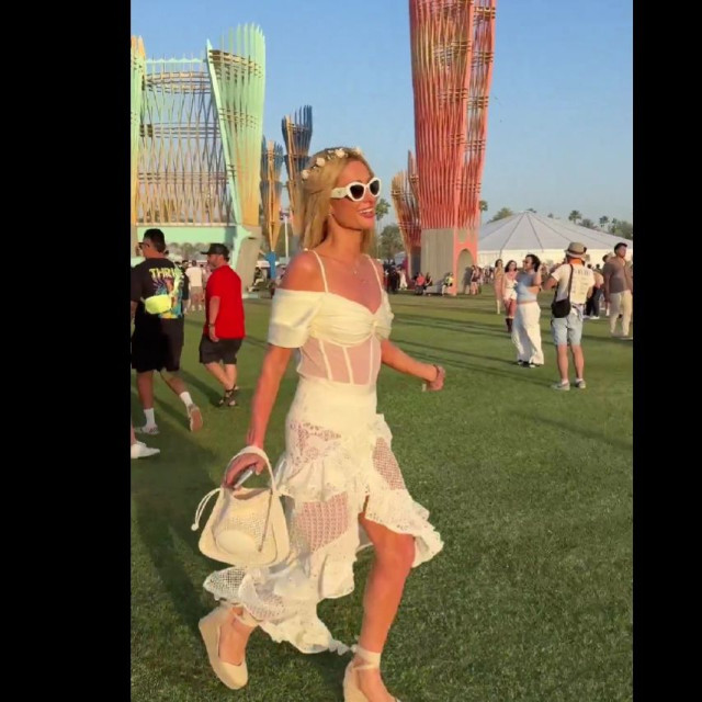 Πάρις Χίλτον: Το Coachella βίντεο που έγινε viral - Γιατί όλοι ταυτίστηκαν μαζί της