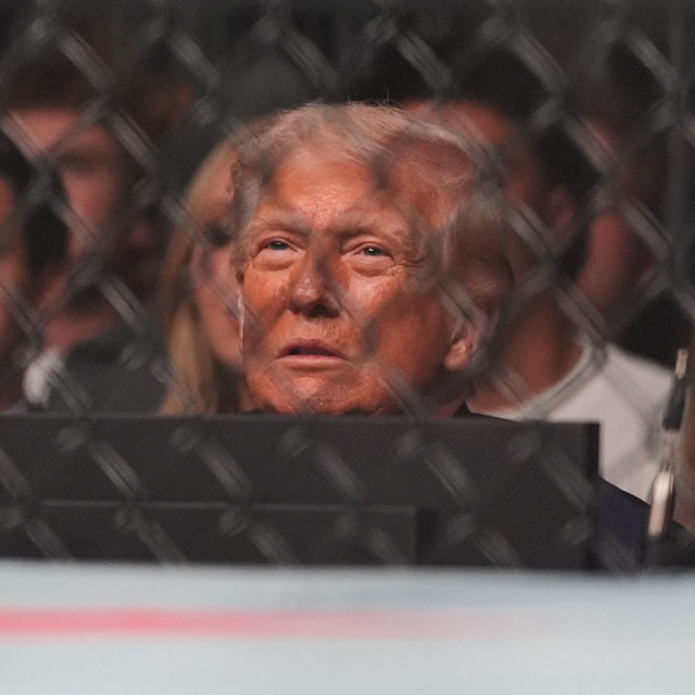 Ανάλυση Reuters: «Τεράστια στρατιωτική επιχείρηση» ο ναυτικός αποκλεισμός του Ιράν από τις ΗΠΑ