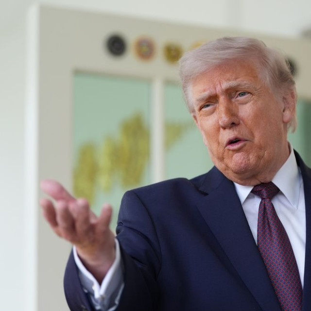 Τραμπ: Ο αποκλεισμός ξεκίνησε - Το Ιράν θέλει να καταλήξει σε συμφωνία «με κάθε κόστος»