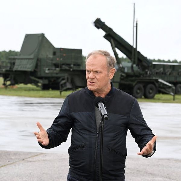 Ουγγαρία: «Ρώσοι σπίτια σας» λέει ο Πρωθυπουργός της Πολωνίας Τουσκ