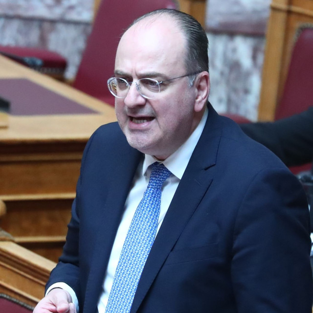 ΠΑΣΟΚ και ΣΥΡΙΖΑ ζητούν αποπομπή Λαζαρίδη: Εξαπάτησε το Δημόσιο