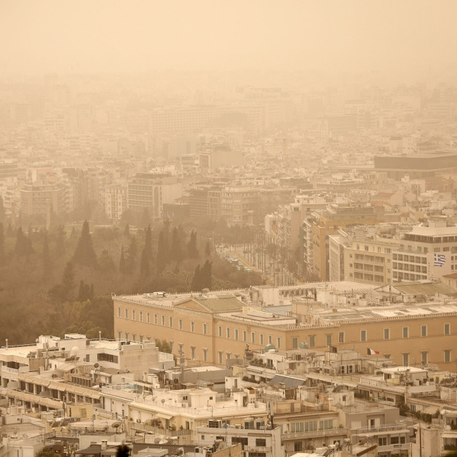 Καιρός: Λασποβροχές και αφρικανική σκόνη αύριο - Ποιες περιοχές θα επηρεαστούν