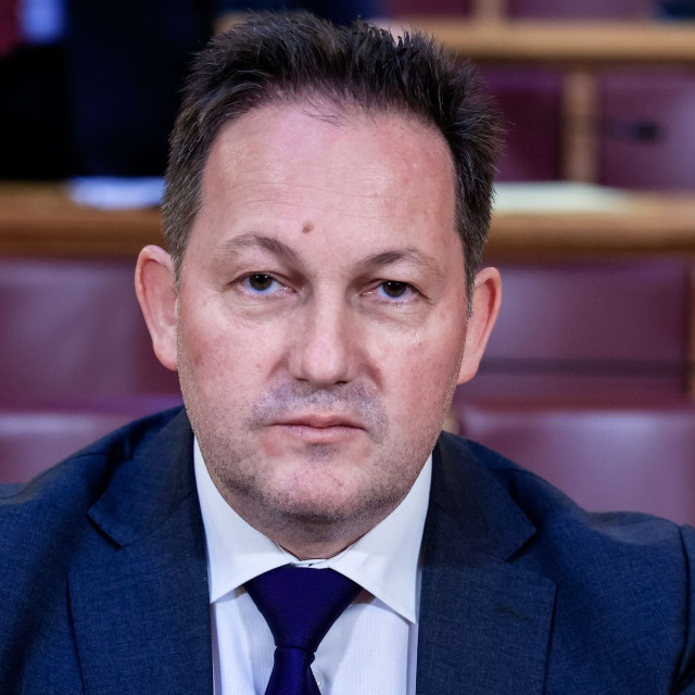 Πέτσας: Περιμένω επίσημη τοποθέτηση για την πρόσληψη Λαζαρίδη το 2007