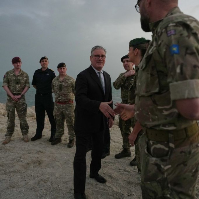 Στάρμερ: Προετοιμάζει τις βρετανικές ένοπλες δυνάμεις για πόλεμο και τους ζητά 3,5 δισ. λίρες