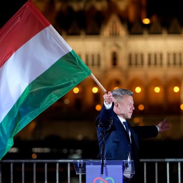 Ουγγαρία: Ο Μαγιάρ ζητεί την παραίτηση του προέδρου -«Θα απομακρυνθούν όλες οι μαριονέτες του Όρμπαν