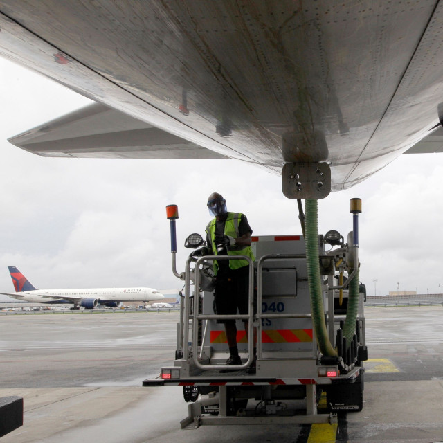 Διεθνής Οργανισμός Ενέργειας: Η Ευρώπη έχει καύσιμα αεροσκαφών για περίπου 6 εβδομάδες