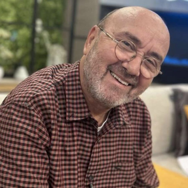 Κύπρος: Παρουσιαστής μπέρδεψε το φακελάκι σε γάμο - Έδωσε κατά λάθος την πιστωτική του κάρτα