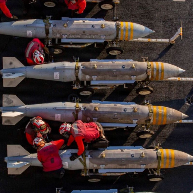 ΗΠΑ: Καθυστερούν τις παραδόσεις όπλων σε ευρωπαϊκές χώρες εξαιτίας του πολέμου