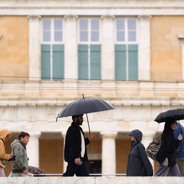Καιρός: Βροχές και βοριάδες διώχνουν την αφρικανική σκόνη - Πού αναμένονται ισχυρά φαινόμενα