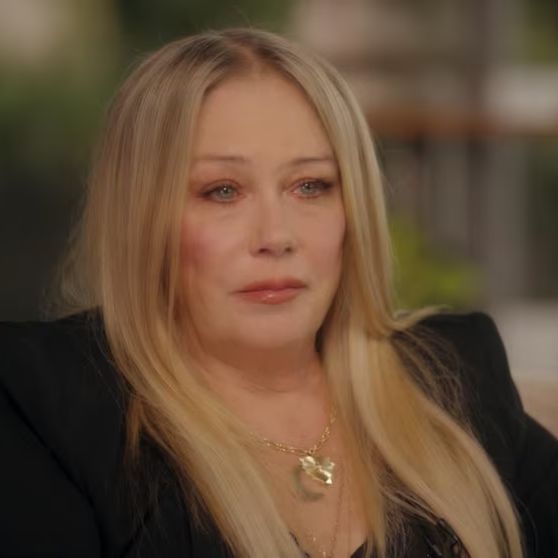Christina Applegate: Στο νοσοκομείο η ηθοποιός - Η μάχη της με τη σκλήρυνση κατά πλάκας