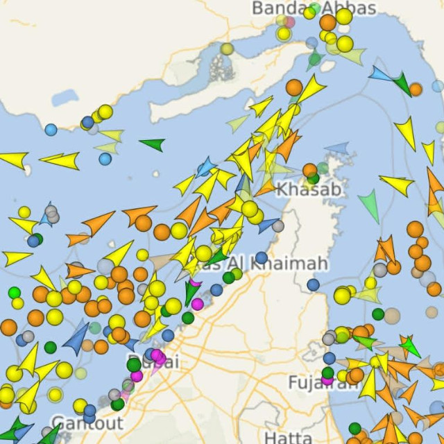 Θρίλερ στον Περσικό: Πλοία που διέσχιζαν τα Στενά του Ορμούζ έκαναν αναστροφή