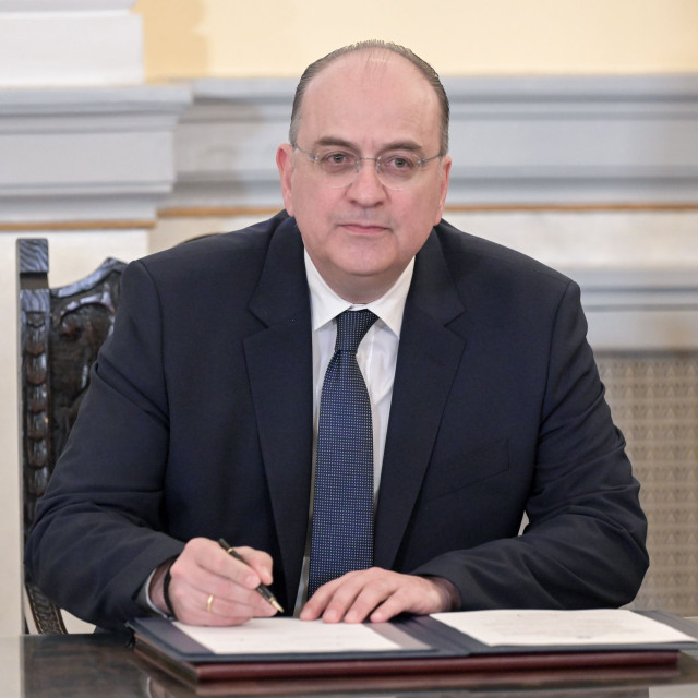 Σκιές, τριγμοί και «ηλεκτρική καρέκλα» στο Αγροτικής Ανάπτυξης μετά την παραίτηση Λαζαρίδη