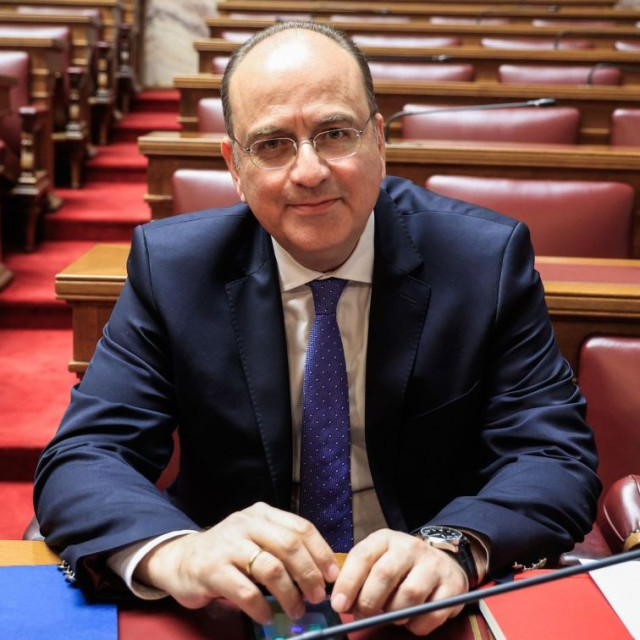 ΠΑΣΟΚ για παραίτηση Λαζαρίδη: «Υπογραμμίζει πόσο αδύναμος είναι ο πρωθυπουργός»