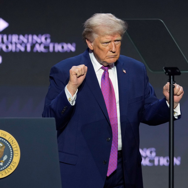 Ο Βανς εν πτήσει προς το Ισλαμαμπάντ - Τραμπ: Δεν έχω πρόβλημα να συναντηθώ με ηγέτες του Ιράν