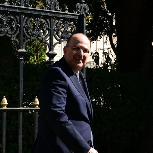 Έμμεσες αιχμές Μακάριου Λαζαρίδη κατά Ντόρας Μπακογιάννη