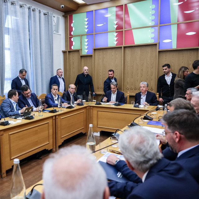 LIVE: Ο Μητσοτάκης στο προσυνέδριο της ΝΔ στο Ηράκλειο