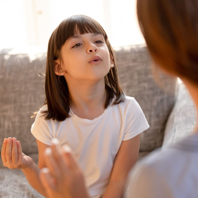 Αναπτυξιακή Γλωσσική Διαταραχή: Τι πρέπει να προσέχουν οι γονείς από νωρίς