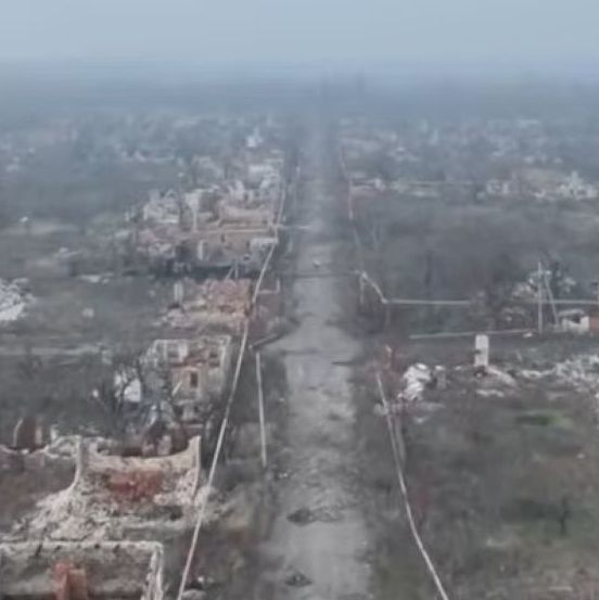 Ουκρανία: Βίντεο από drone δείχνει την ολοκληρωτική καταστροφή της πόλης Τσασόβ Γιαρ