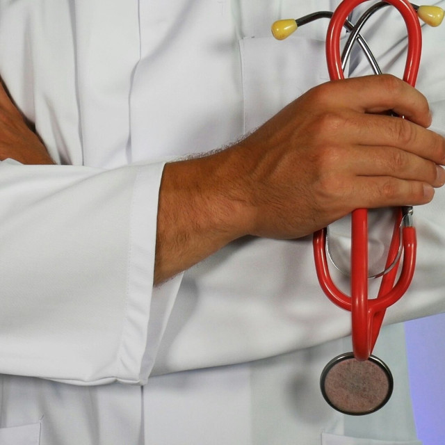 Ρόδος: Ελεύθερος μέχρι τη δίκη σε δεύτερο βαθμό ο 70χρονος που καταδικάστηκε για βιασμό ασθενών του