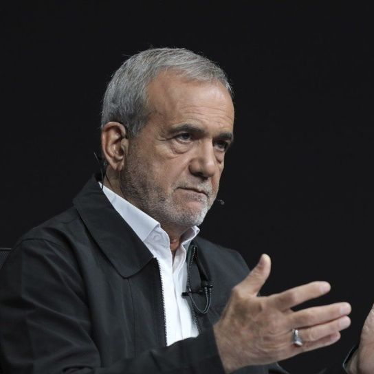 Πεζεσκιάν: «Η διπλωματία είναι σημαντική, αλλά και η δυσπιστία προς τις ΗΠΑ είναι επιβεβλημένη»