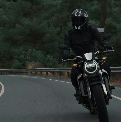 Αυτή είναι η πολή που θα απαγορεύσει τις μοτοσικλέτες στον αυτοκινητόδρομο