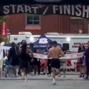 ΗΠΑ: Πανηγύρισε πρόωρα σε μαραθώνιο... και έχασε τη νίκη στο νήμα