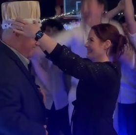 ΗΠΑ: Διευθυντής αφόπλισε δράστη για να σώσει μαθητές και τον «έστεψαν» βασιλιά του χορού