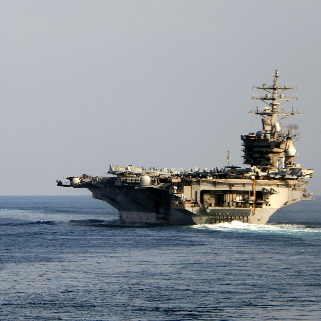 CENTCOM: 27 πλοία αναγκάστηκαν να αλλάξουν πορεία στα Στενά του Ορμούζ λόγω αποκλεισμού