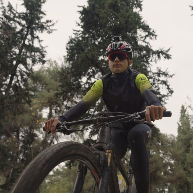 Παγκόσμια Ημέρα Αιμορροφιλίας: Ο 15χρονος αθλητής Γιάννης Λούγγος ποδηλατεί πέρα από τη νόσο