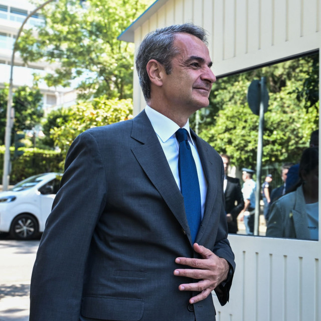 Το υπερπλεόνασμα φέρνει πακέτο στήριξης: Επίδομα 250 ευρώ για χαμηλοσυνταξιούχους - Όλα τα μέτρα