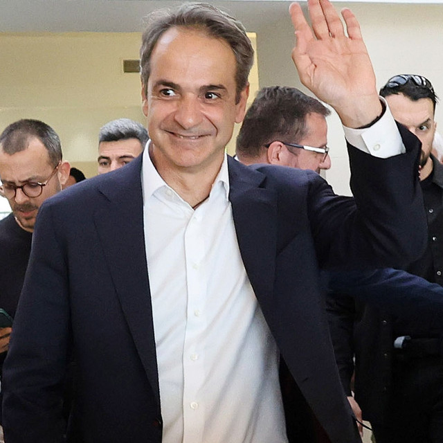 Το πακέτο στήριξης που φέρνει το υπερπλεόνασμα: 250 ευρώ σε χαμηλοσυνταξιούχους - Ποιοι ωφελούνται