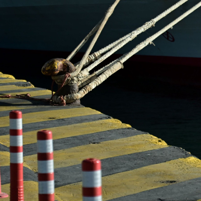 Πρωτομαγιά: Δεμένα τα πλοία στα λιμάνια - Σε 24ωρη απεργία προχωρά η ΠΝΟ