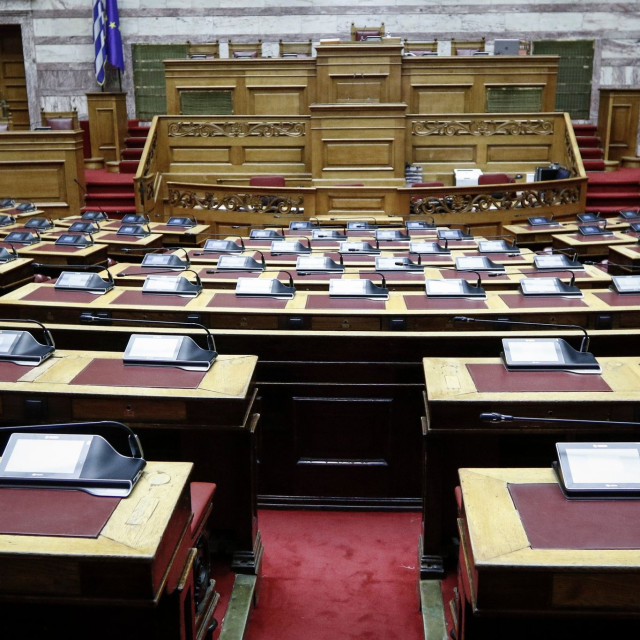 Τι έχει το πουγκί του Κυριάκου, ανοίγει το Χίλτον! (σόρυ Conrad), η Λίτσα τα ‘χει πάρει...