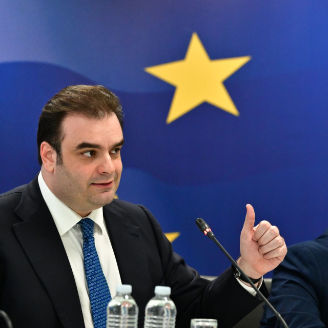 Διπλή αναβάθμιση της ελληνικής οικονομίας από Scope και Moody’s - «Η Ελλάδα αναβαθμίζεται»