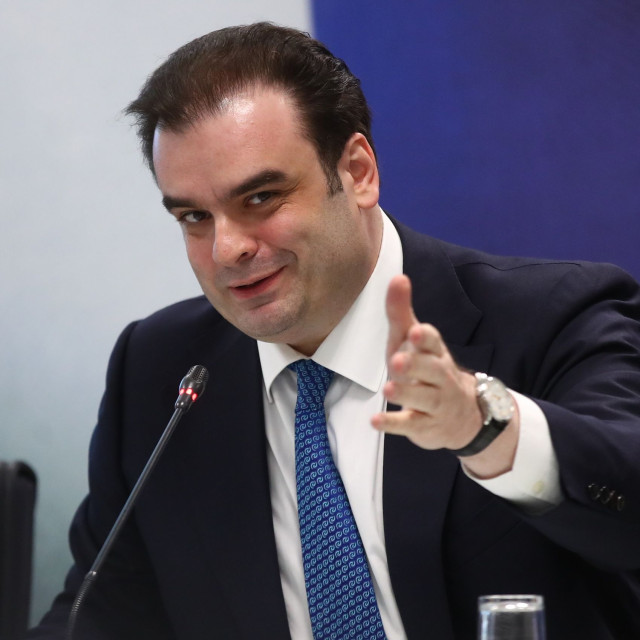 Πιερρακάκης: Είναι παράνομο αυτό που λέει ο Φάμελλος για το υπερπλεόνασμα