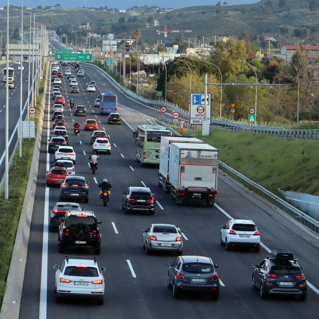 Κίνηση τώρα: Στο «κόκκινο» Κηφισός και Αττική οδός - Πού εντοπίζονται καθυστερήσεις