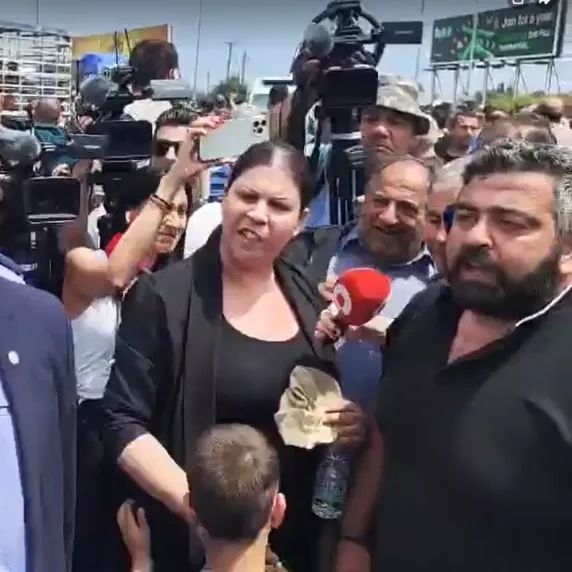 Κτηνότροφοι στην Κύπρο παρέδωσαν το παιδί τους στον υπουργό Δικαιοσύνης για να το... μεγαλώσει