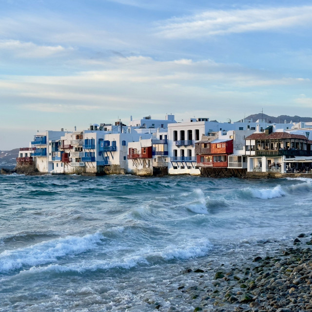 Τραγωδία στη Μύκονο: Άνδρας βρέθηκε νεκρός στην περιοχή του νεκροταφείου