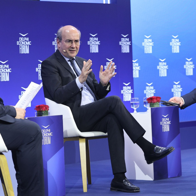 Χατζηδάκης: Συνεργασία με ΟΟΣΑ, ΤτΕ και ΙΟΒΕ για την οικονομική και κοινωνική πολιτική