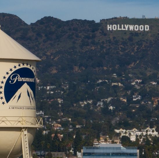 Warner Bros: Οι μέτοχοι άναψαν «πράσινο φως» για την εξαγορά ύψους 111 δισ. από την Paramount