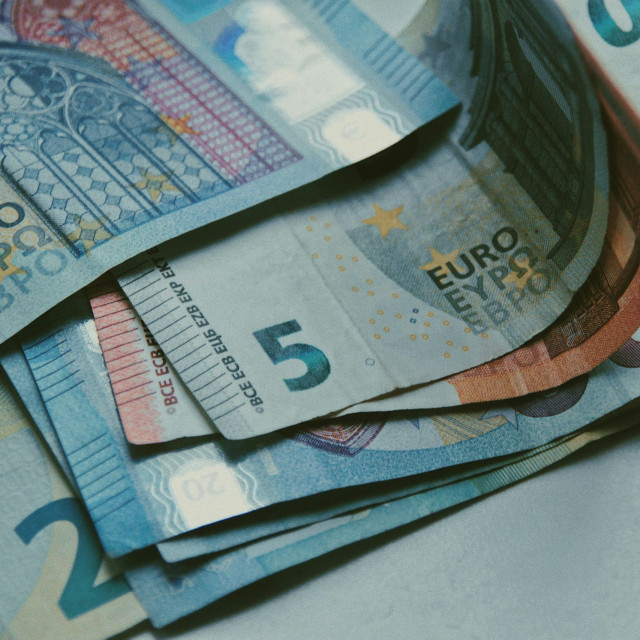 Έκτακτο επίδομα παιδιού: Πότε θα καταβληθεί - Αναλυτικοί πίνακες με το ύψος της ενίσχυσης ανά τέκνο