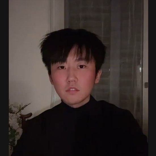 Ο Κινέζος που τραγουδάει «Παραμυθιάζομαι» του Παντελίδη «γκρεμίζει» το διαδίκτυο