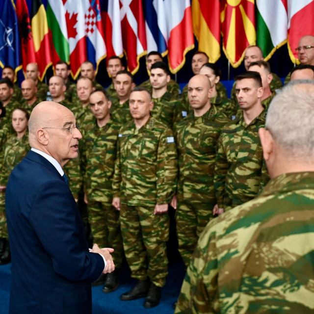 Δένδιας για Ορμούζ: Η Ελλάδα μπορεί να συζητήσει συμμετοχή σε επιχείρηση προστασίας των Στενών