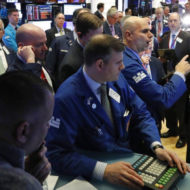 Η αβεβαιότητα στη Μέση Ανατολή έφερε απώλειες στη Wall Street