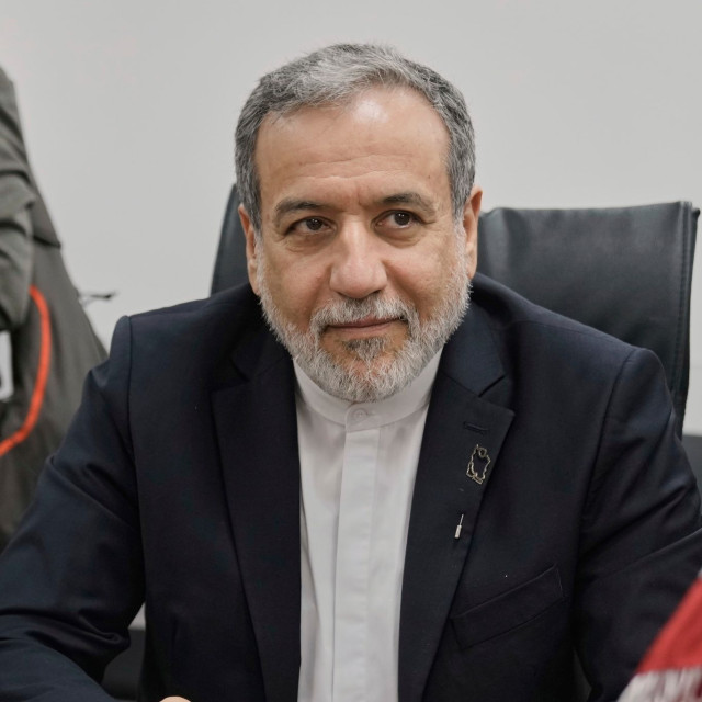 Στο Ισλαμαμπάντ απόψε ο ΥΠΕΞ του Ιράν για συνομιλίες με τις ΗΠΑ - Τι μεταδίδει το Reuters