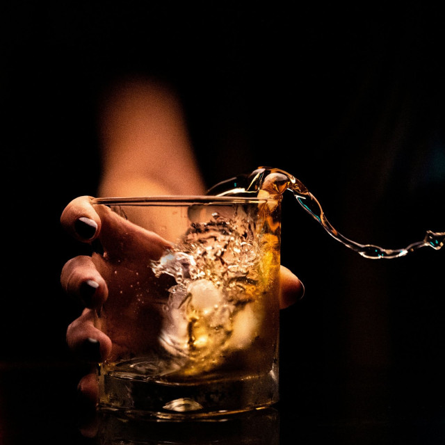 Μελέτη: Η μεγάλη κατανάλωση αλκοόλ αυξάνει τον κίνδυνο καρκίνου του παγκρέατος σε νεαρή ηλικία